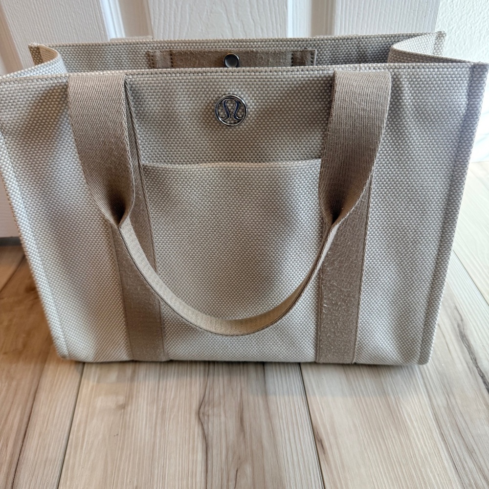 Lululemon Two-Tone Canvas Tote Bag 10L